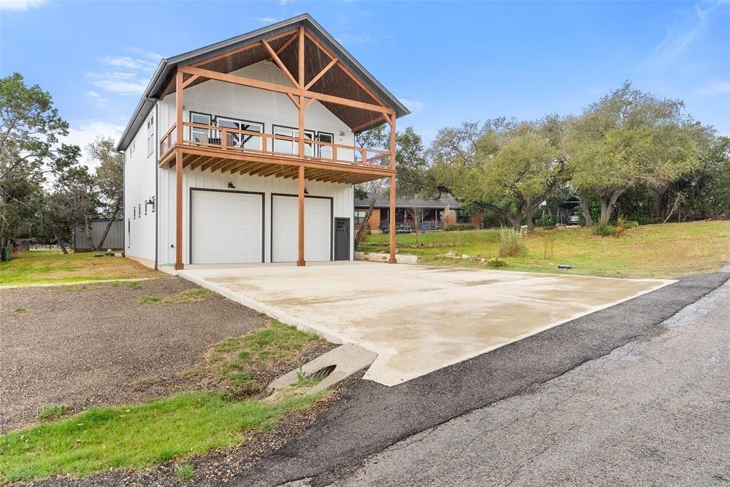 3160 Lakeview Drive
