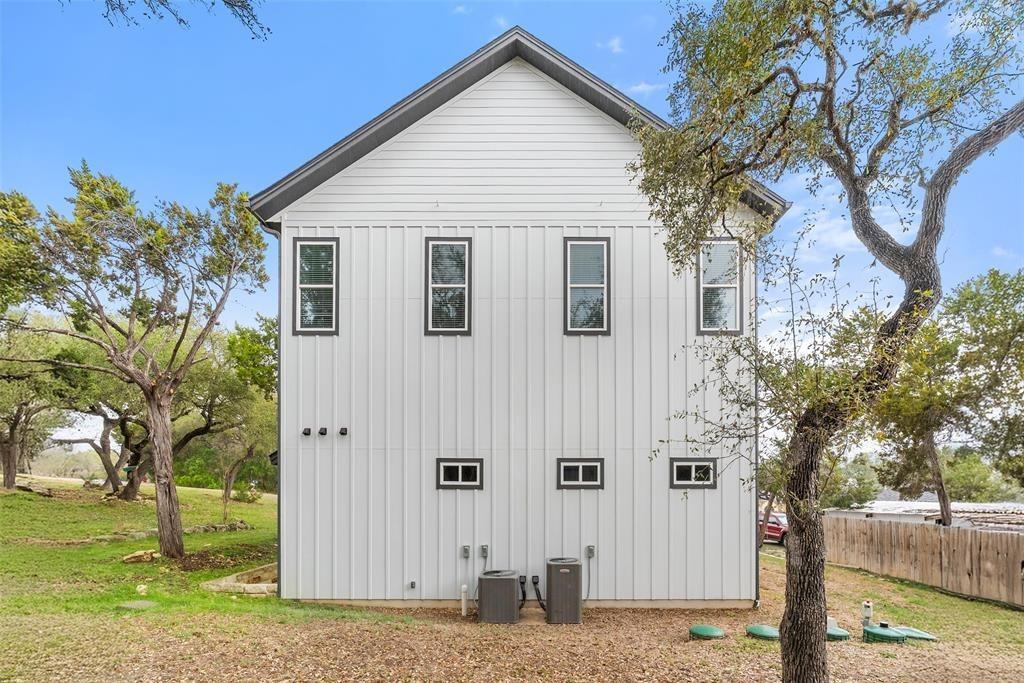 3160 Lakeview Drive