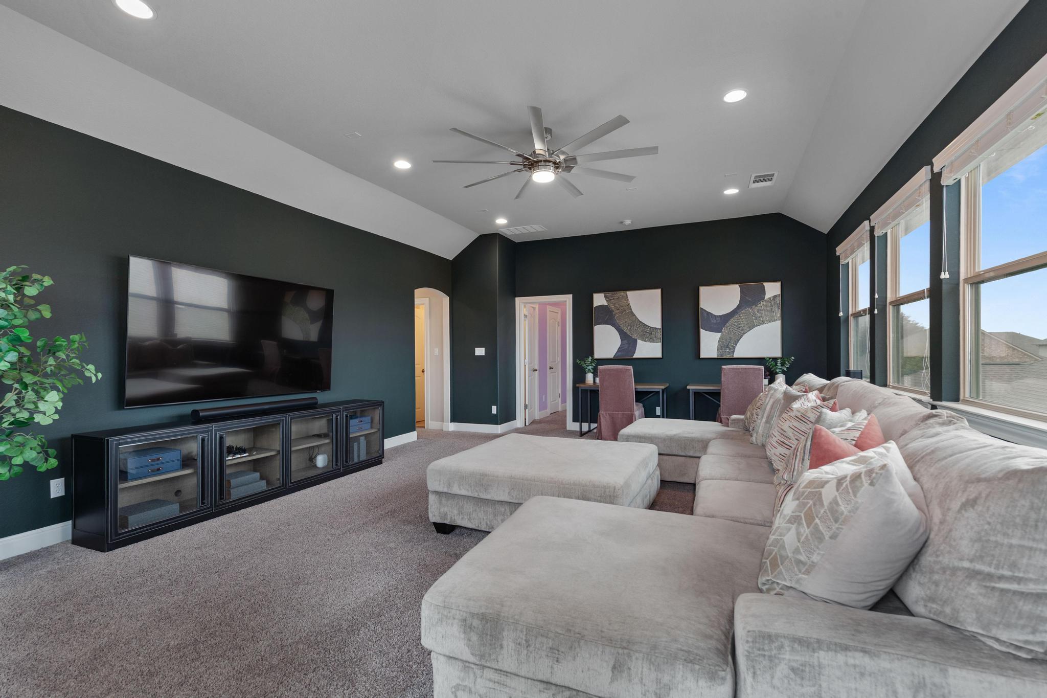 3028 Silvergrass CV