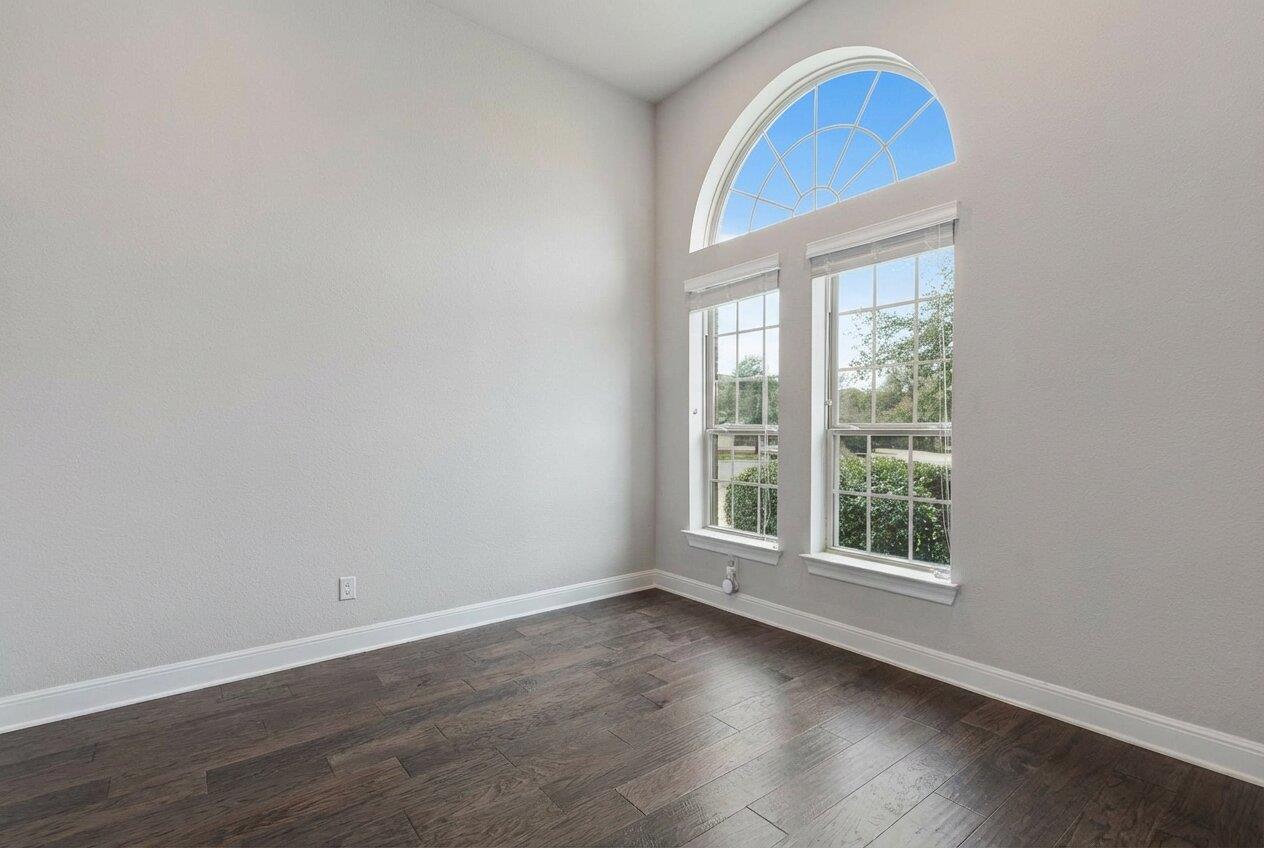 3028 Silvergrass CV