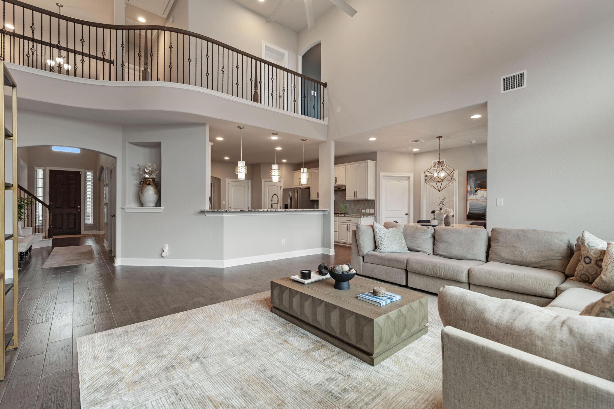 3028 Silvergrass CV