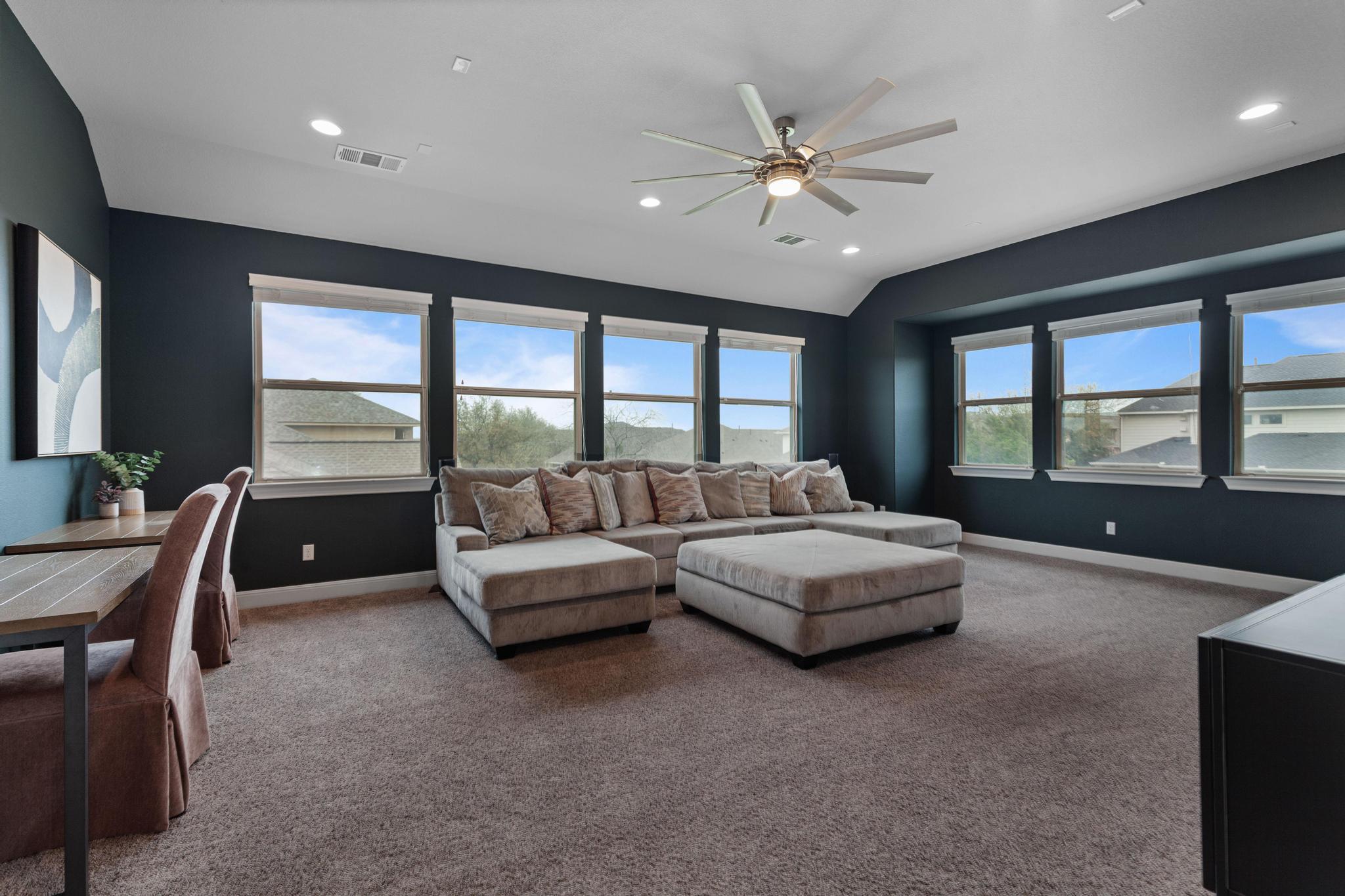3028 Silvergrass CV
