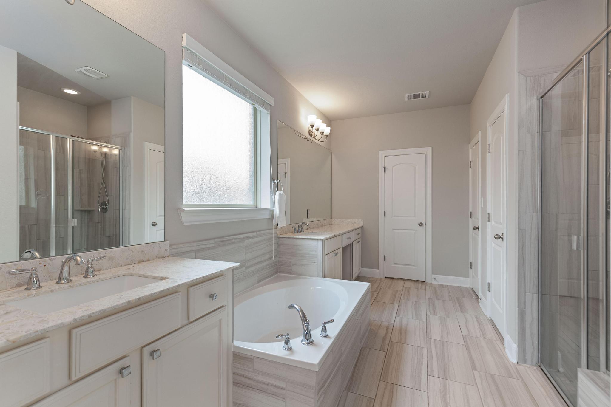 3028 Silvergrass CV
