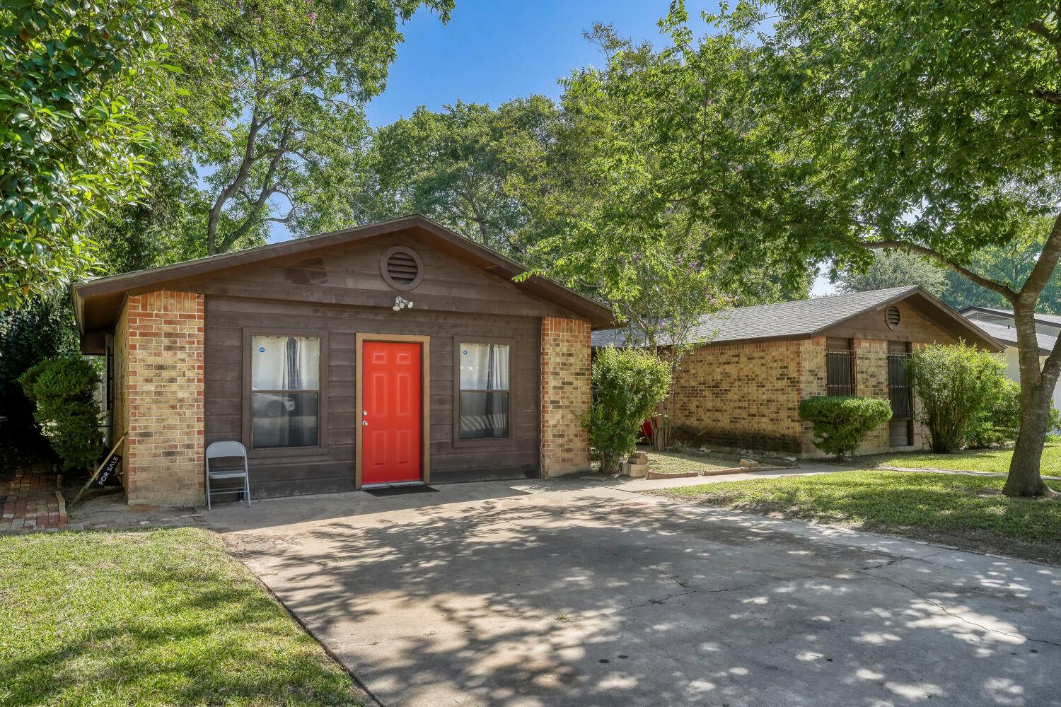 5800 Coolbrook DR