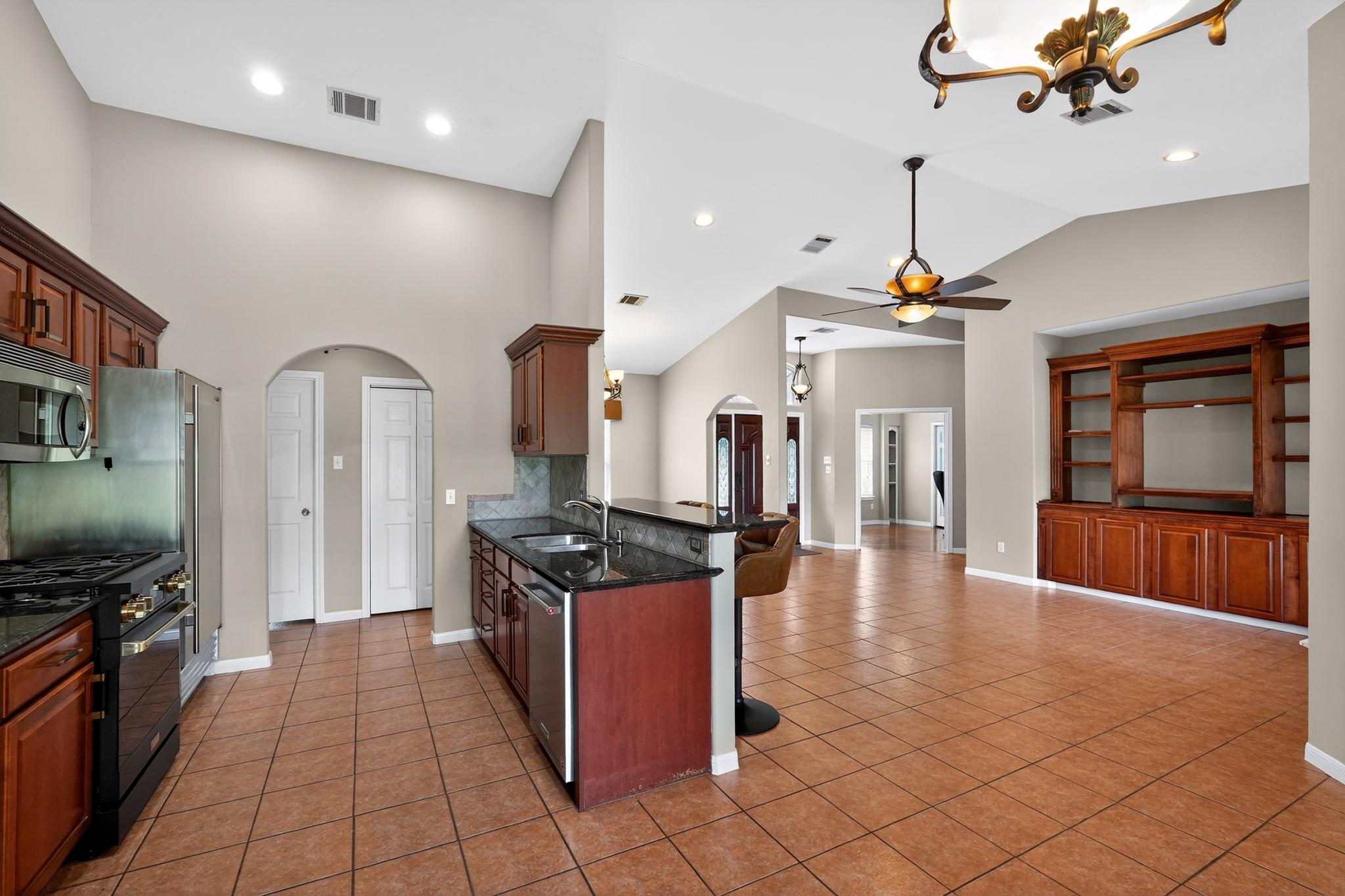 410 Pinehurst DR
