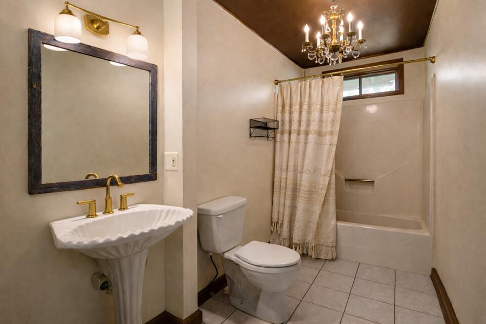 435 Spangenberg RD