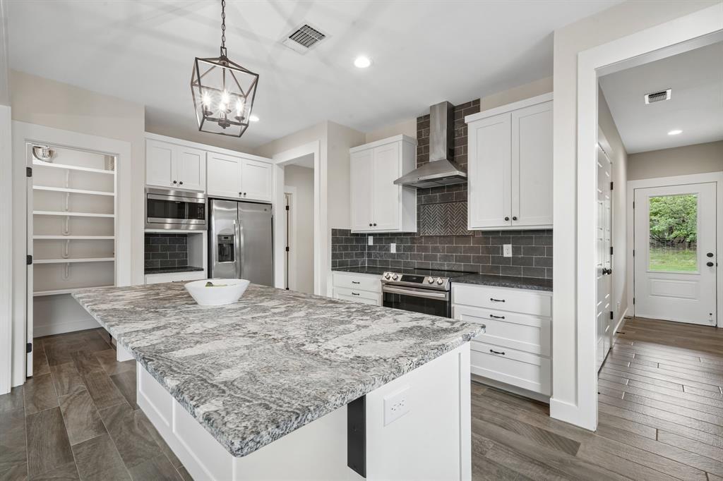 190 Magnolia Meadow