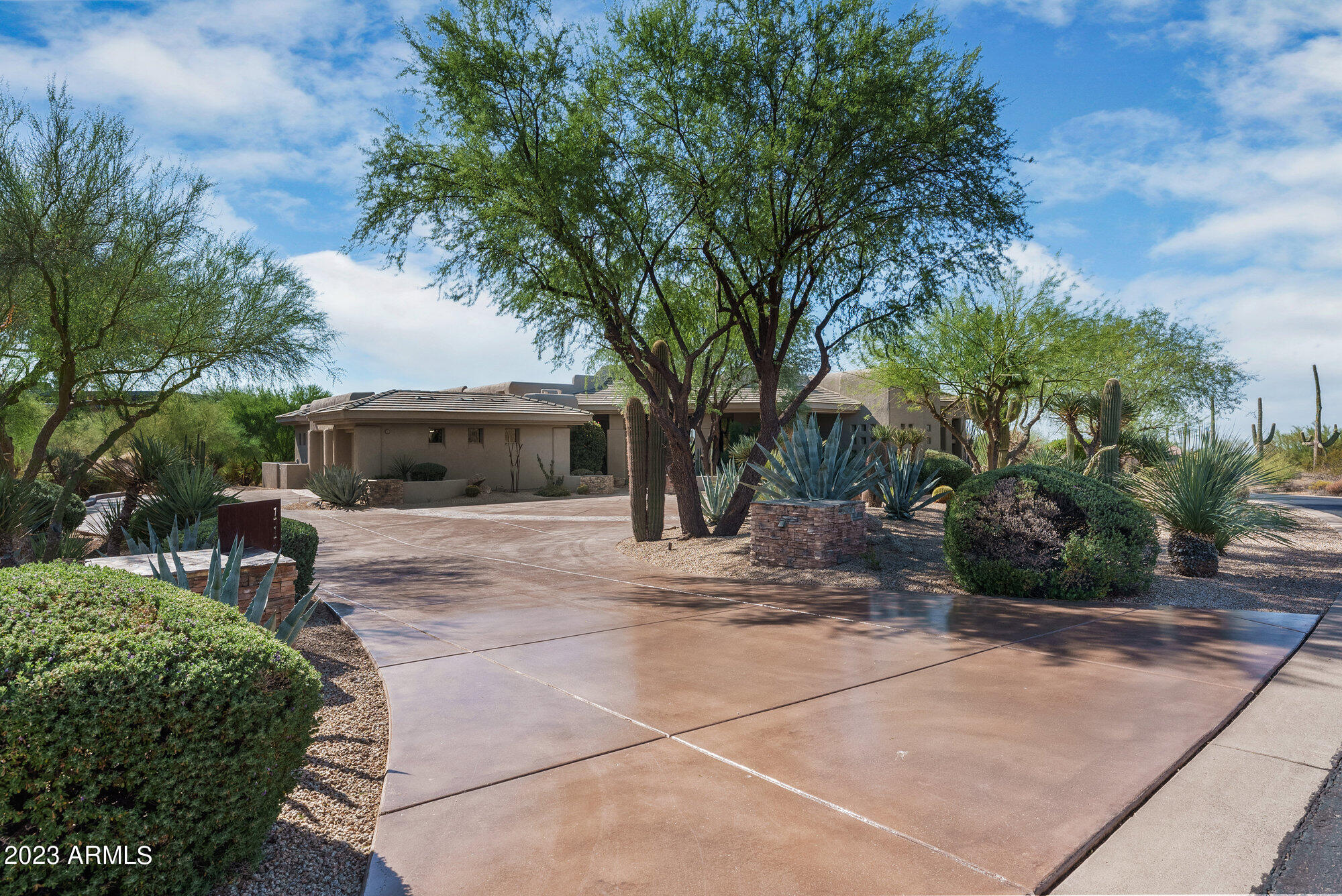 11039 E HARRIS HAWK Trail
