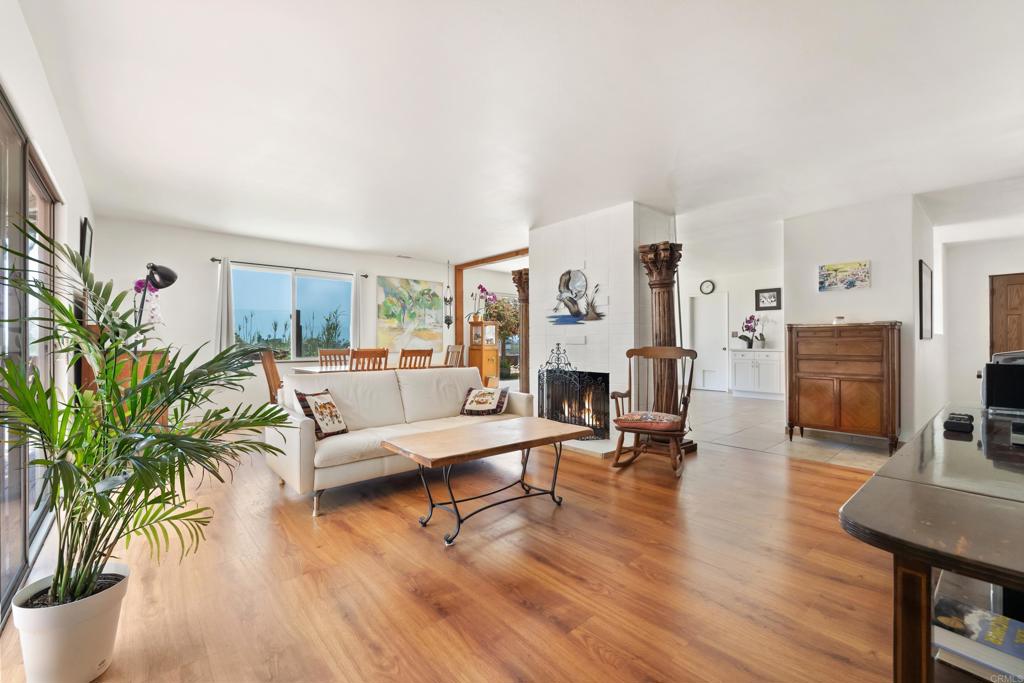 1001 Hurstdale Avenue