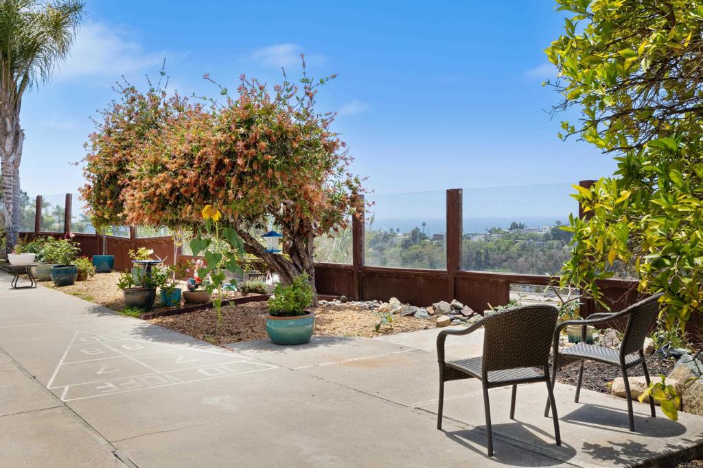 1001 Hurstdale Avenue