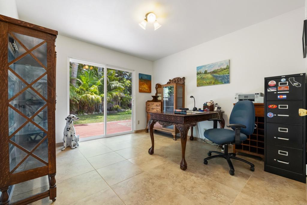 1001 Hurstdale Avenue