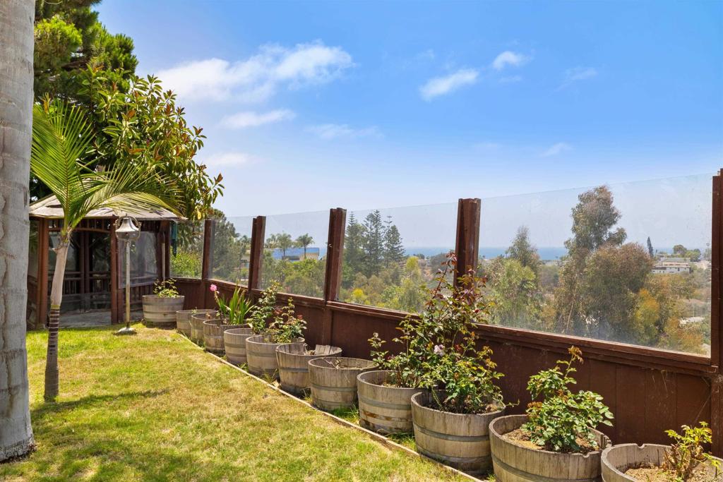 1001 Hurstdale Avenue