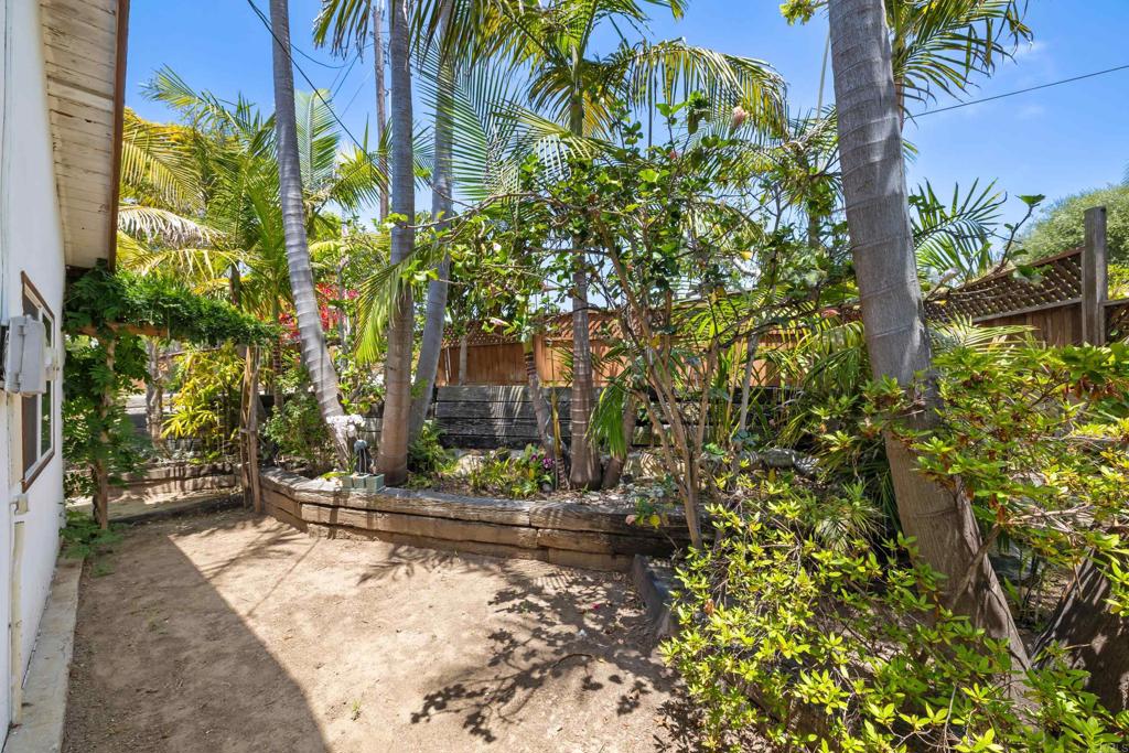 1001 Hurstdale Avenue