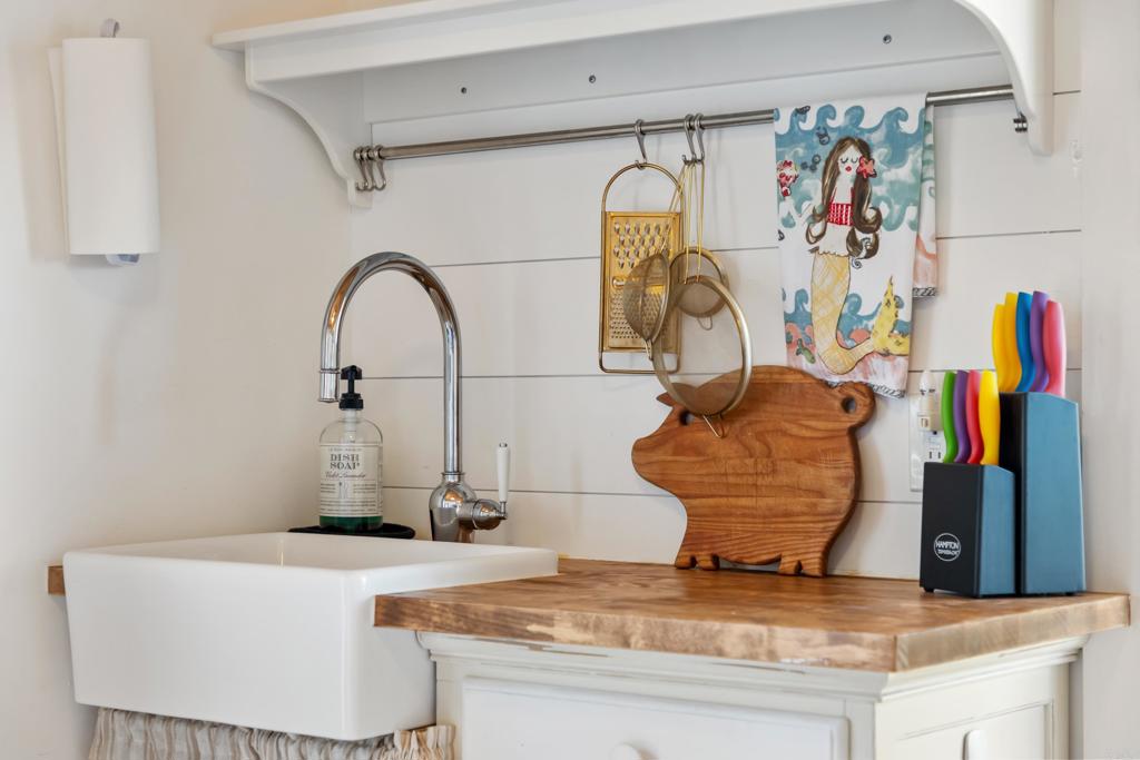 1005 Hurstdale Avenue