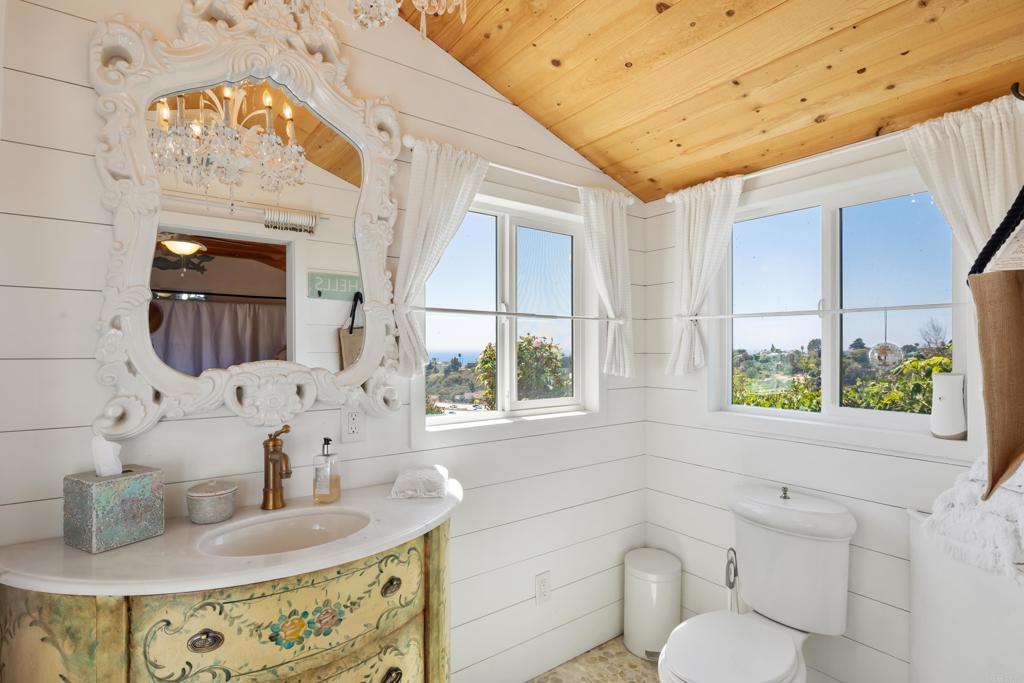 1005 Hurstdale Avenue