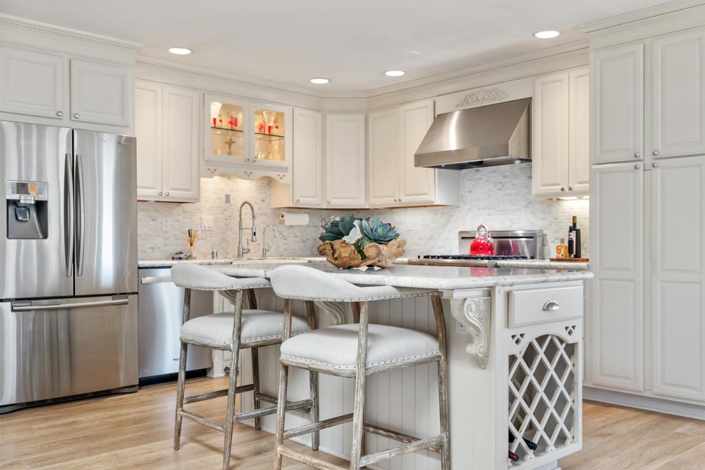 1005 Hurstdale Avenue