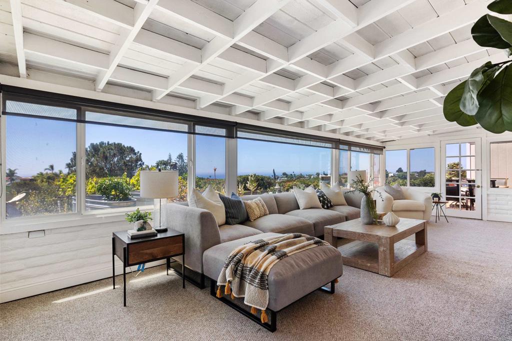 1005 Hurstdale Avenue