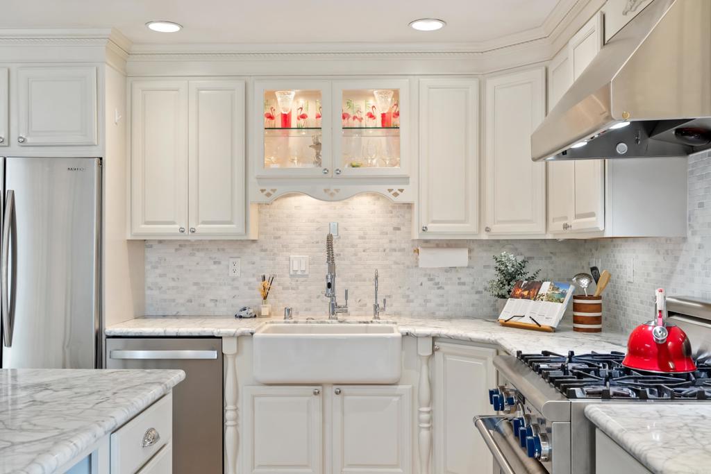 1005 Hurstdale Avenue