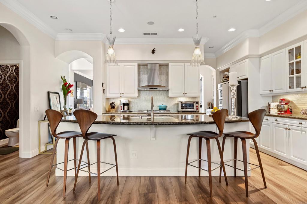 2704 Mackinnon Ranch Road