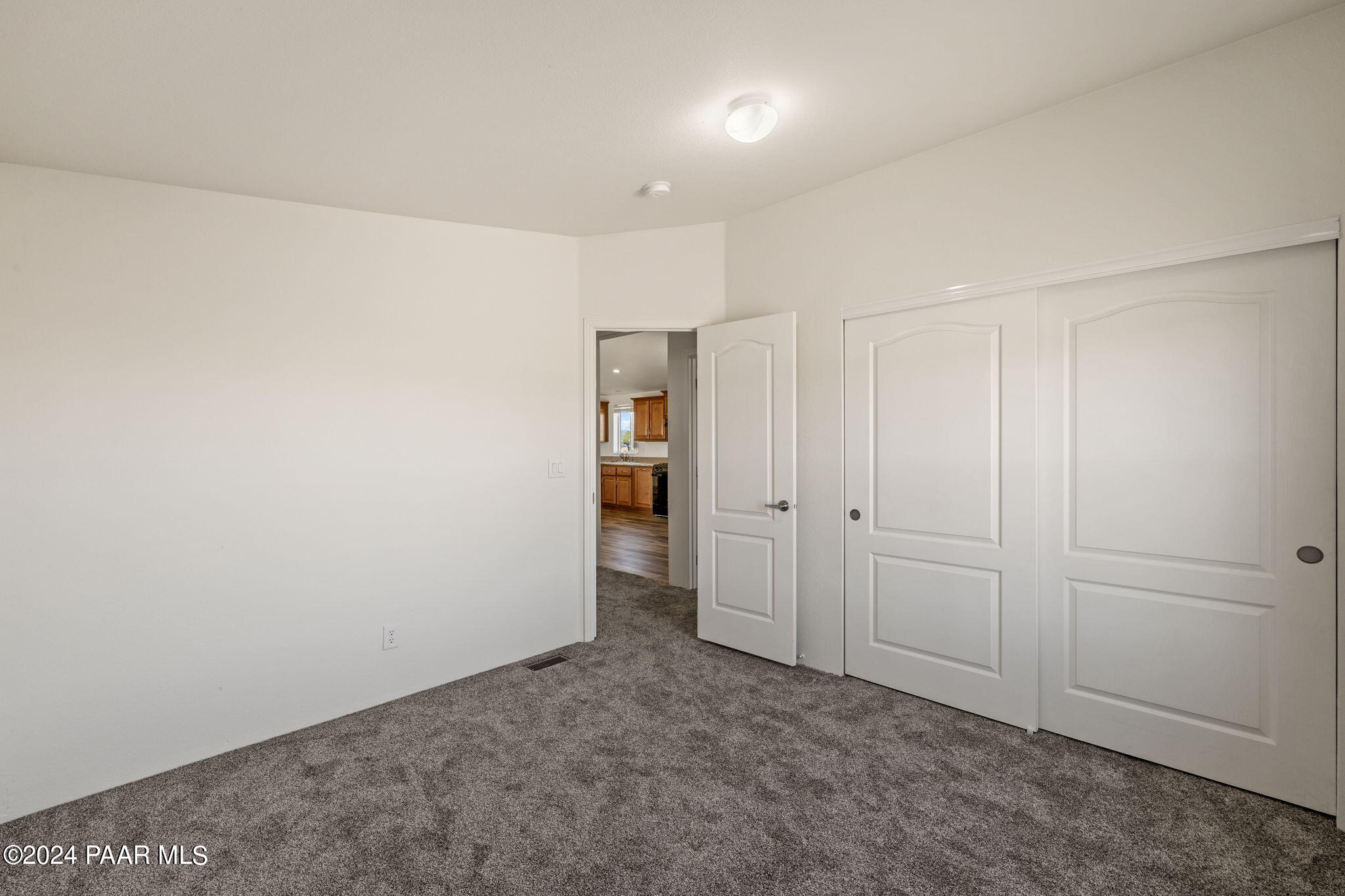 1055 W Hollow Point Trail