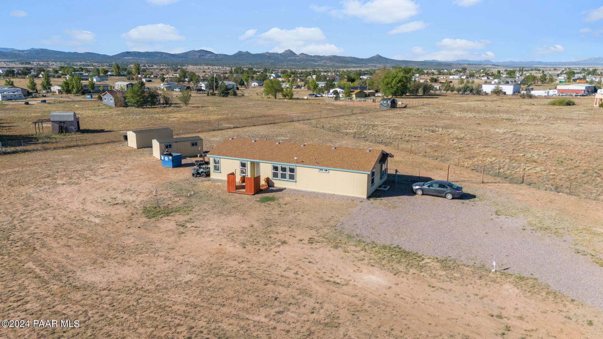 1055 W Hollow Point Trail