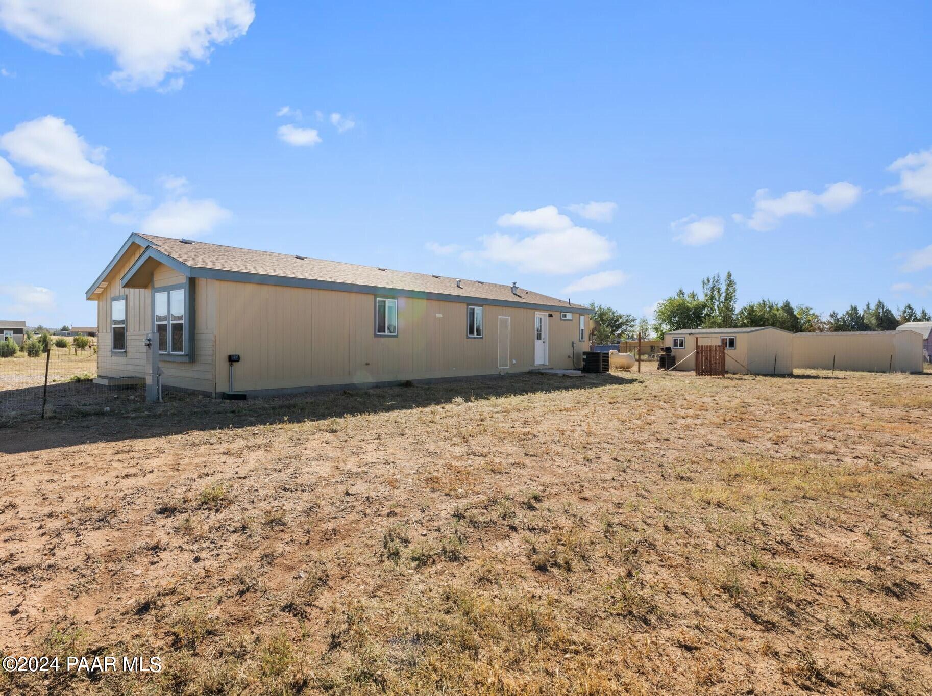 1055 W Hollow Point Trail