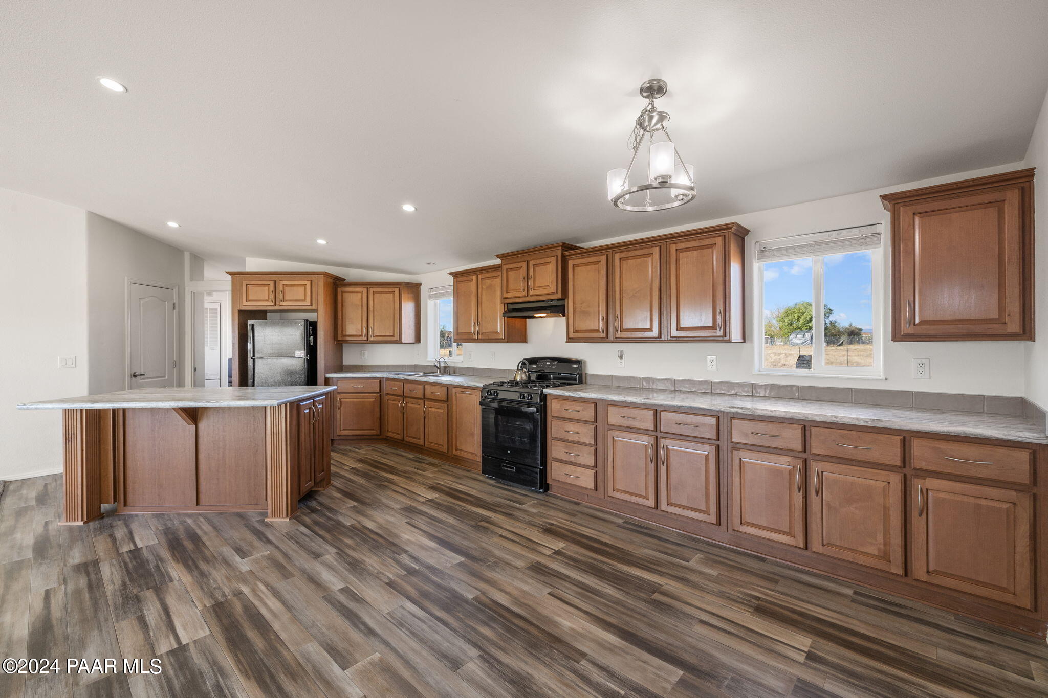 1055 W Hollow Point Trail