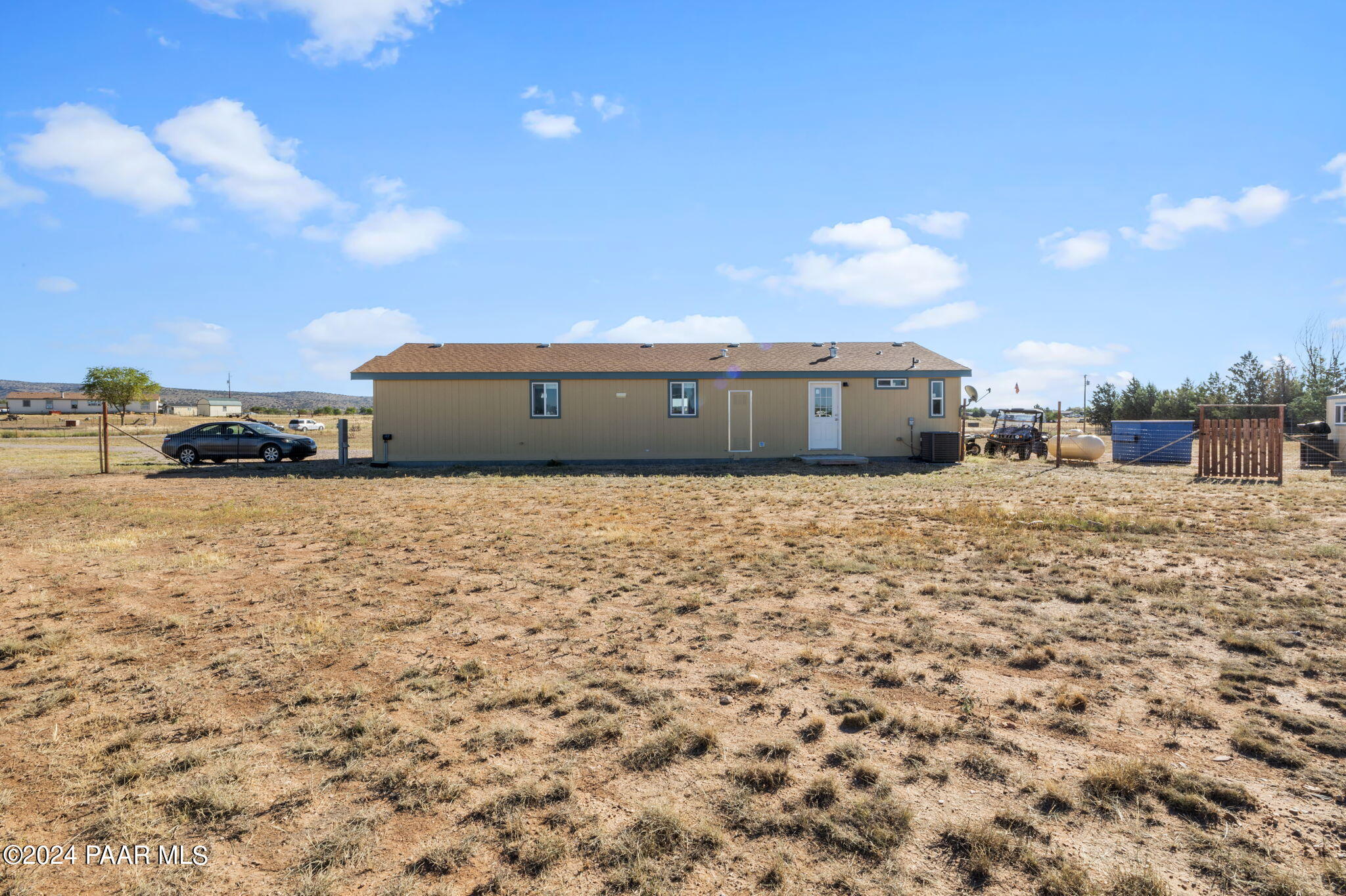 1055 W Hollow Point Trail