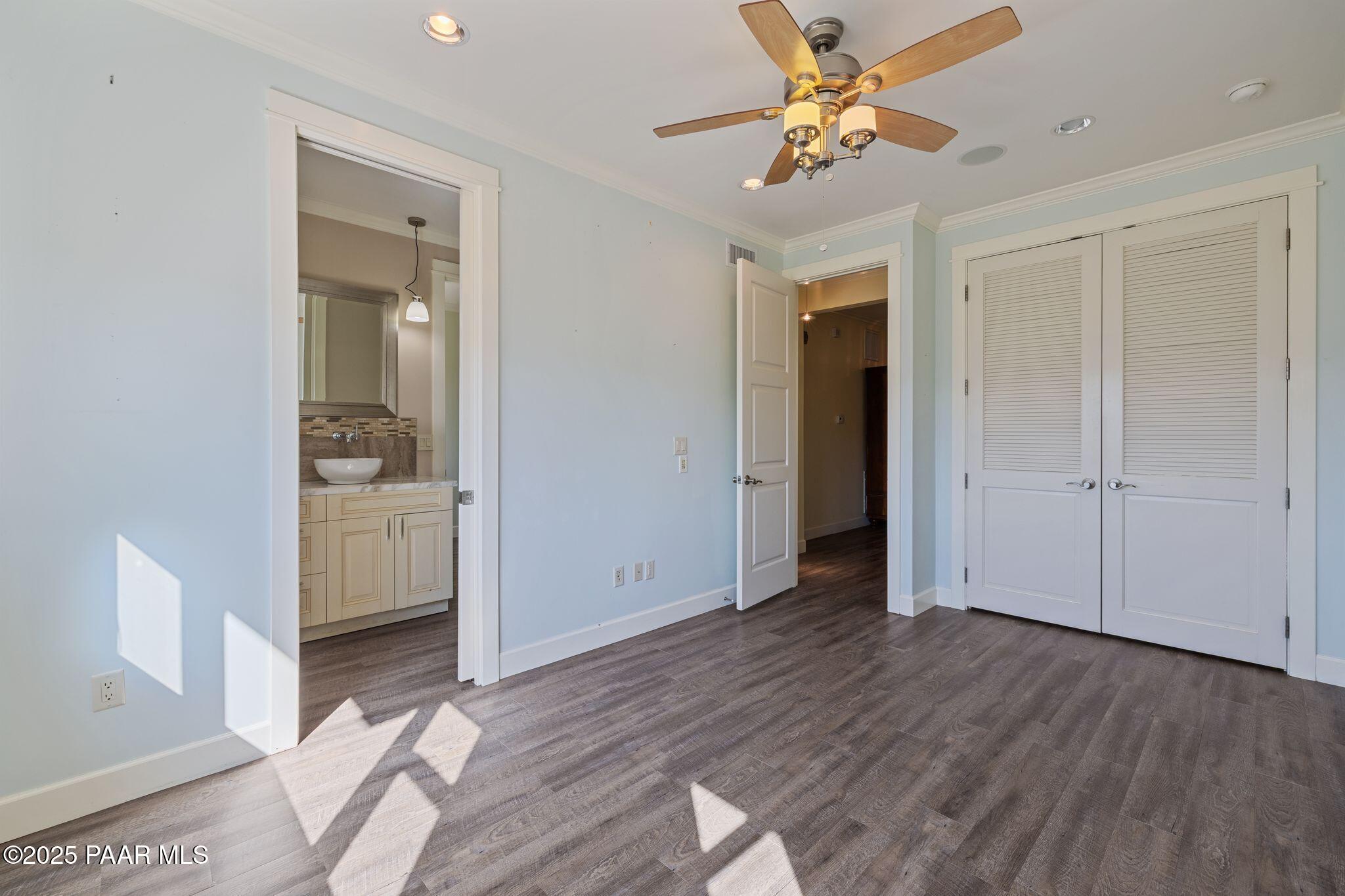 5750 N Bailey Avenue