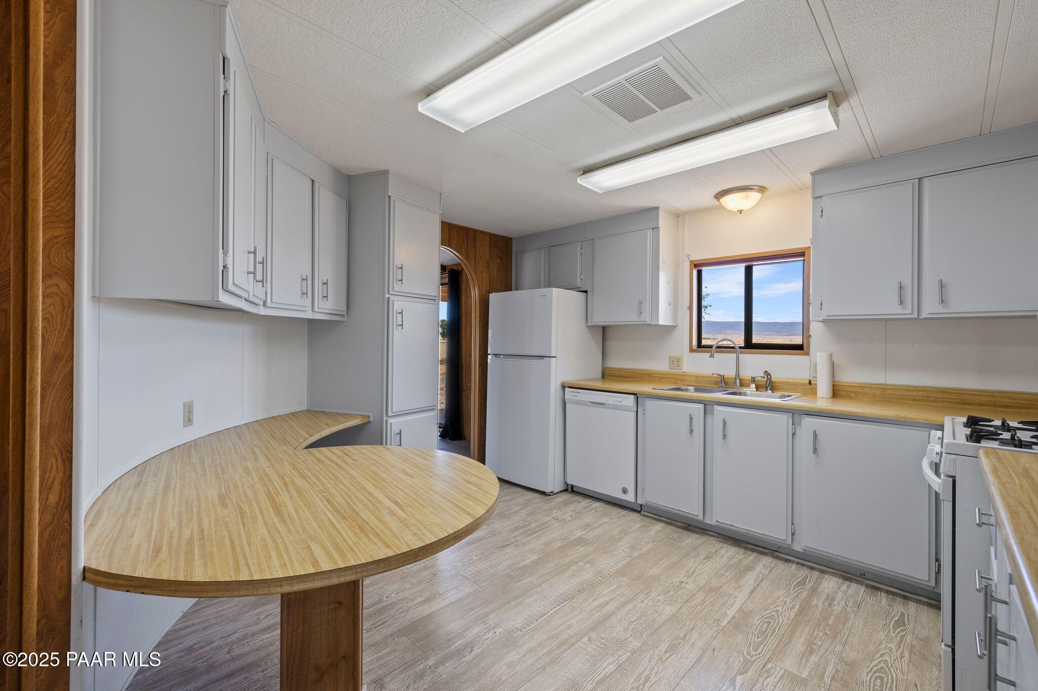 6131 N Cattletrack Road