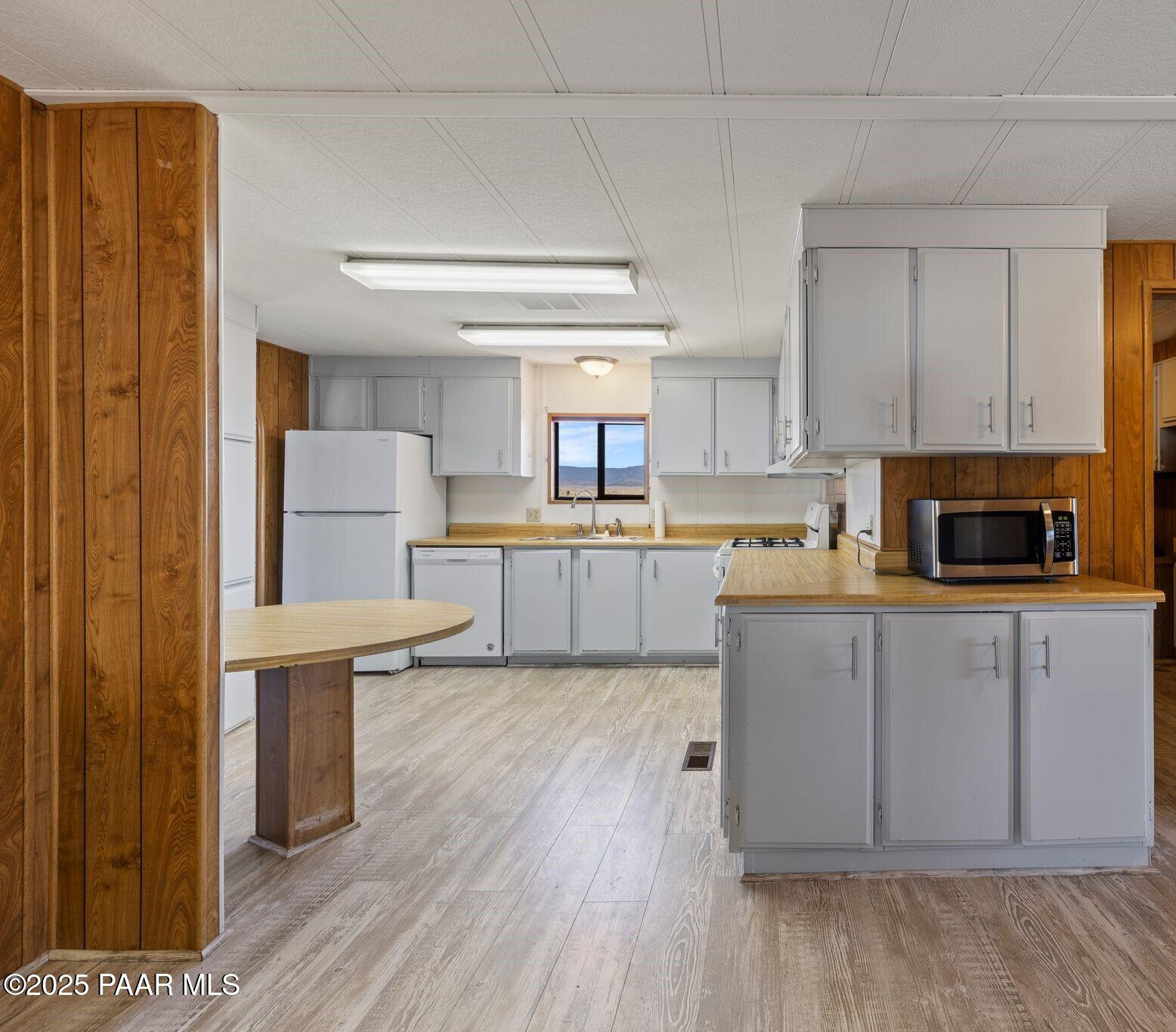 6131 N Cattletrack Road