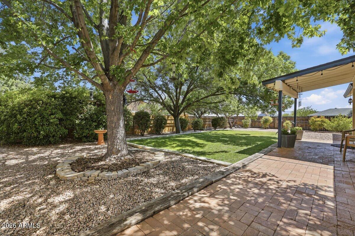 7216 E LONG LOOK Drive