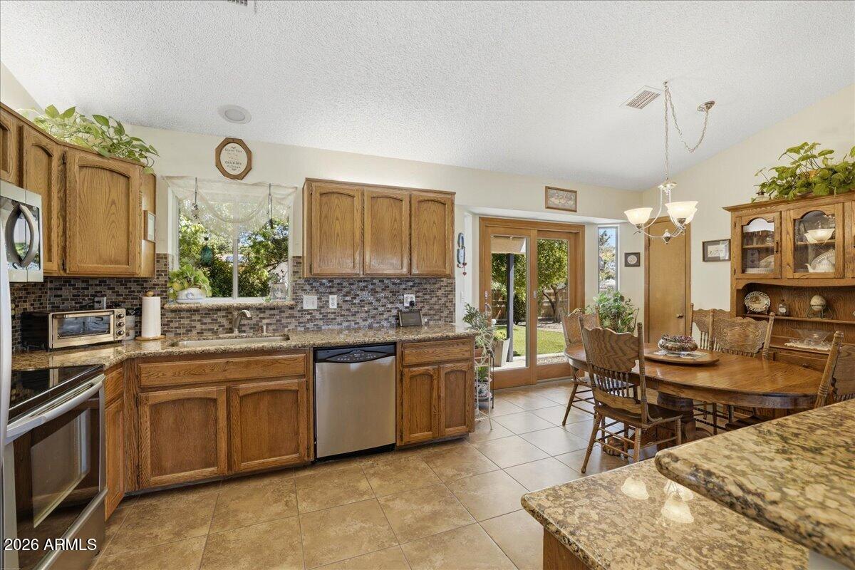7216 E LONG LOOK Drive