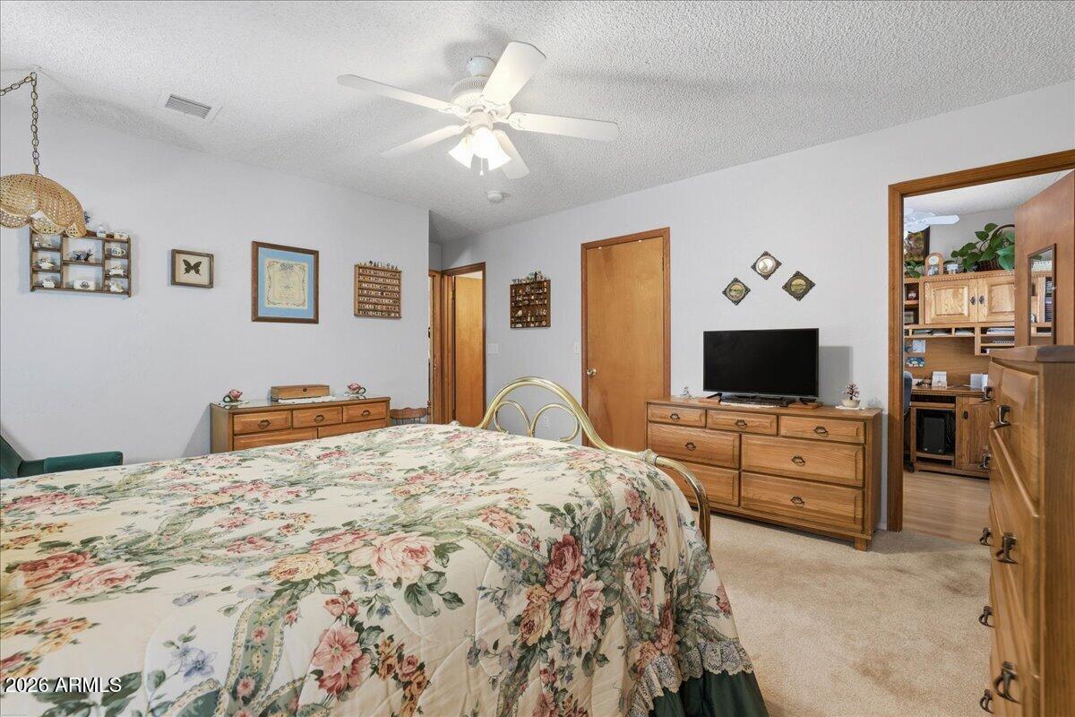 7216 E LONG LOOK Drive