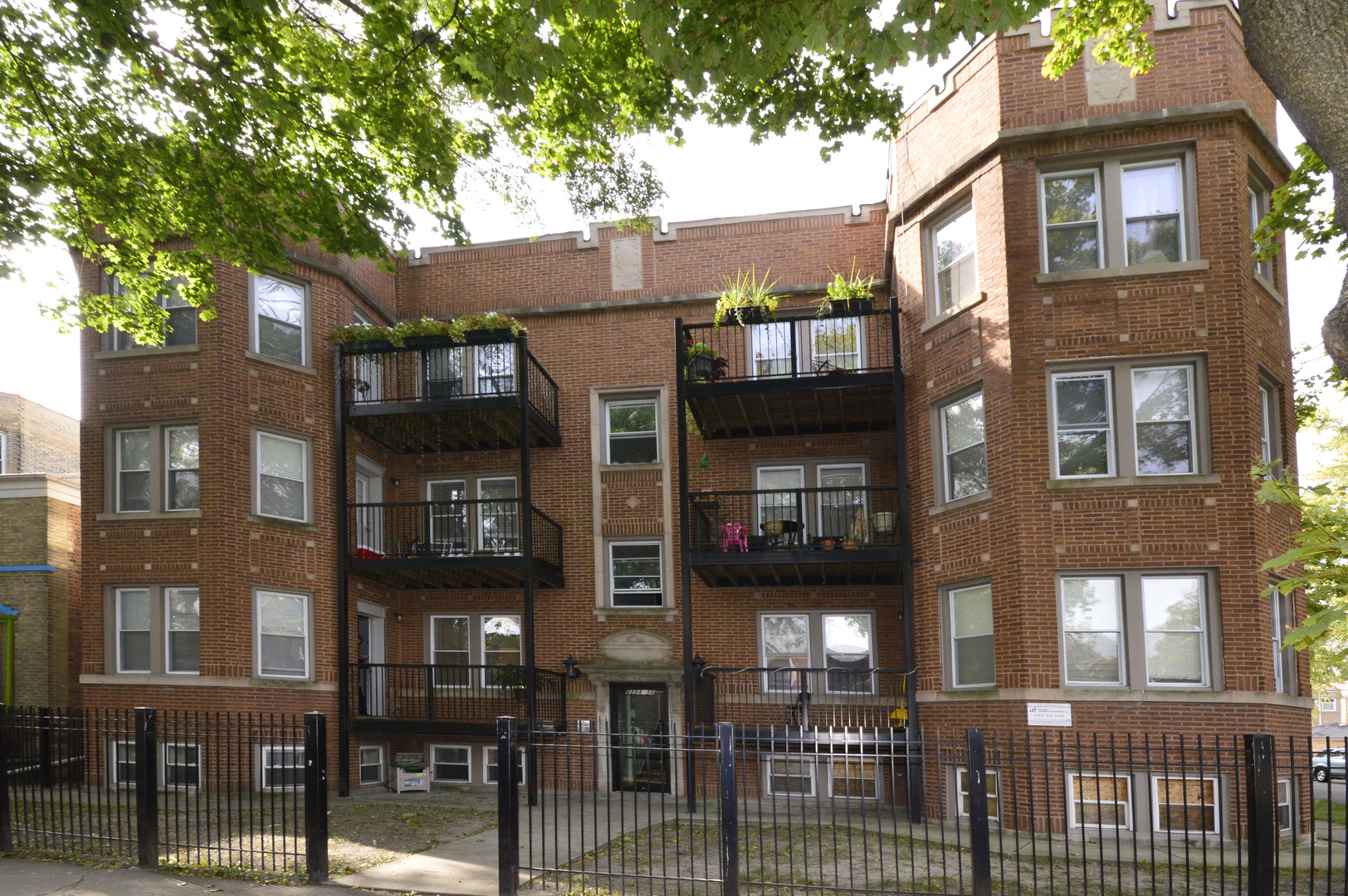 6254 N RICHMOND Street Unit: 1S