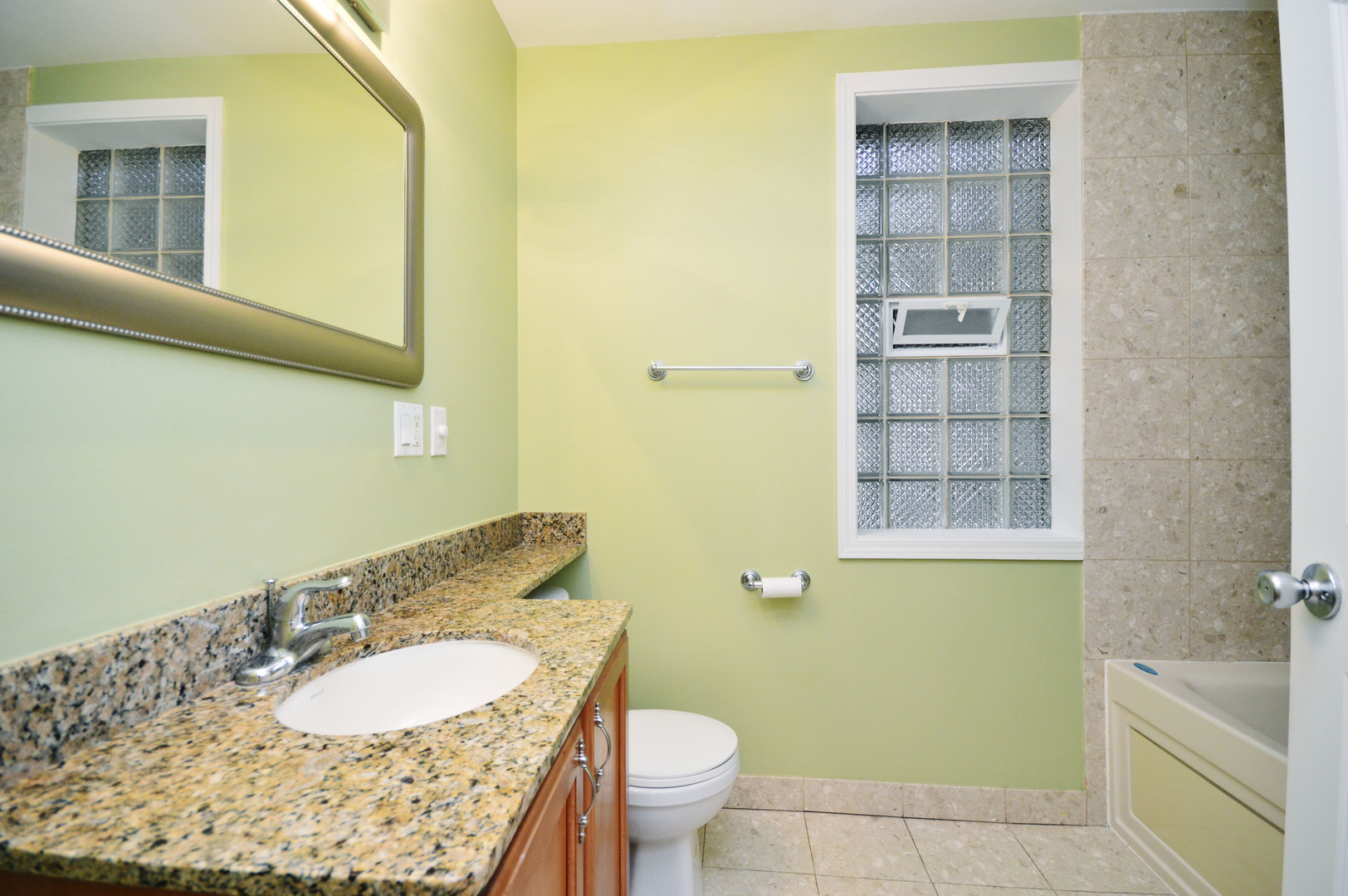 6254 N RICHMOND Street Unit: 1S