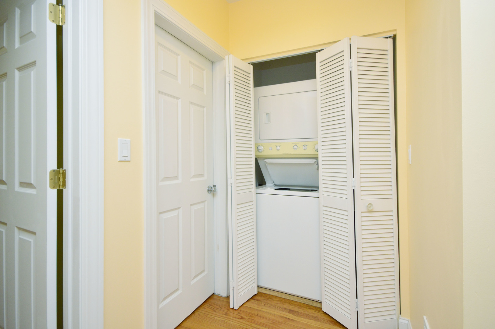 6254 N RICHMOND Street Unit: 1S