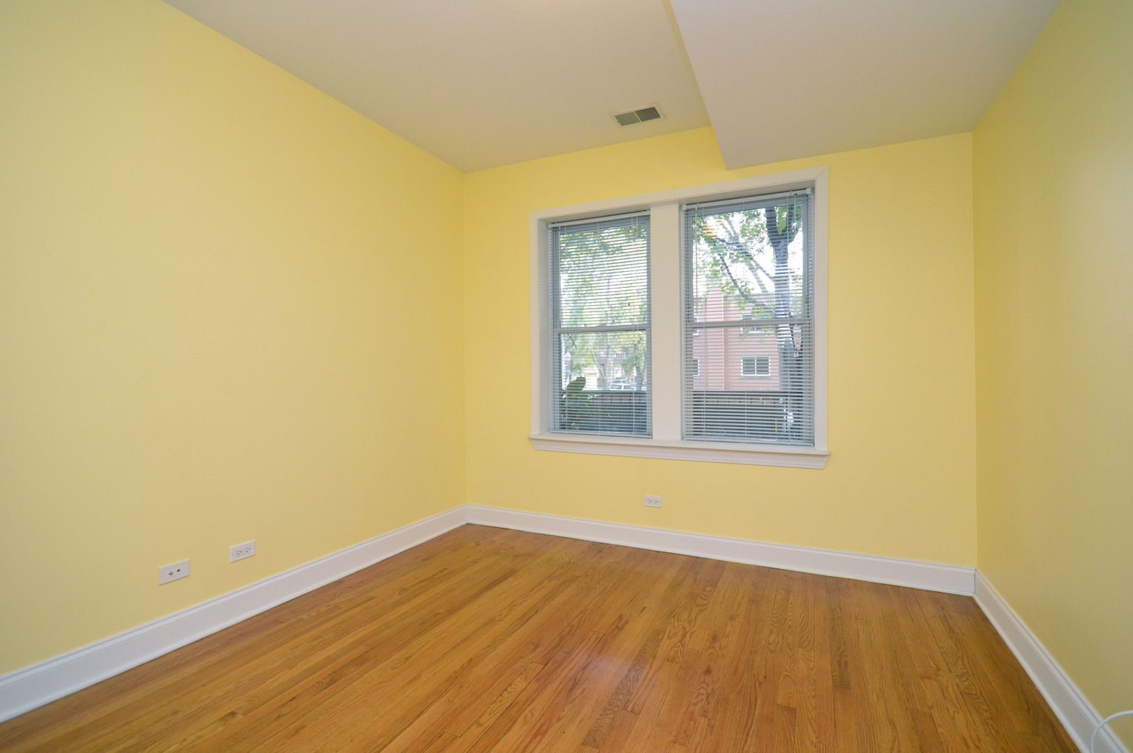 6254 N RICHMOND Street Unit: 1S