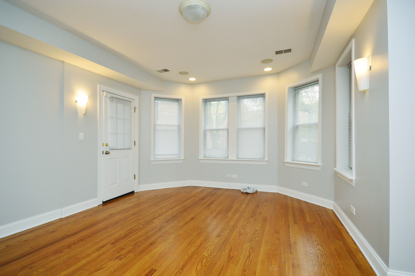 6254 N RICHMOND Street Unit: 1S