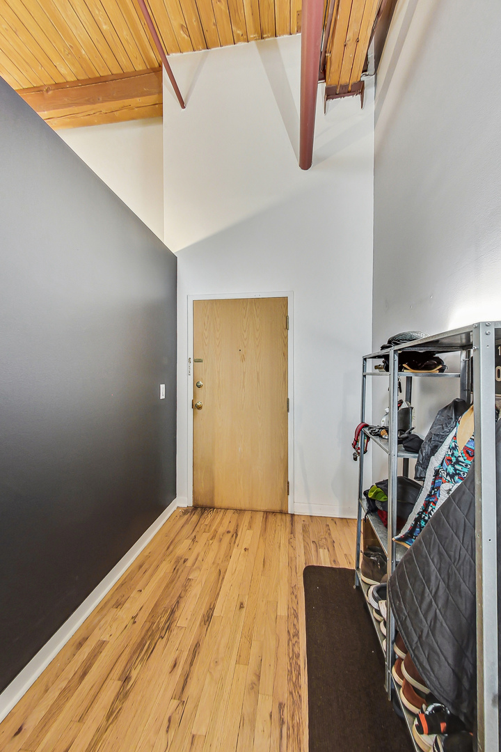 1733 W Irving Park Road Unit: 217