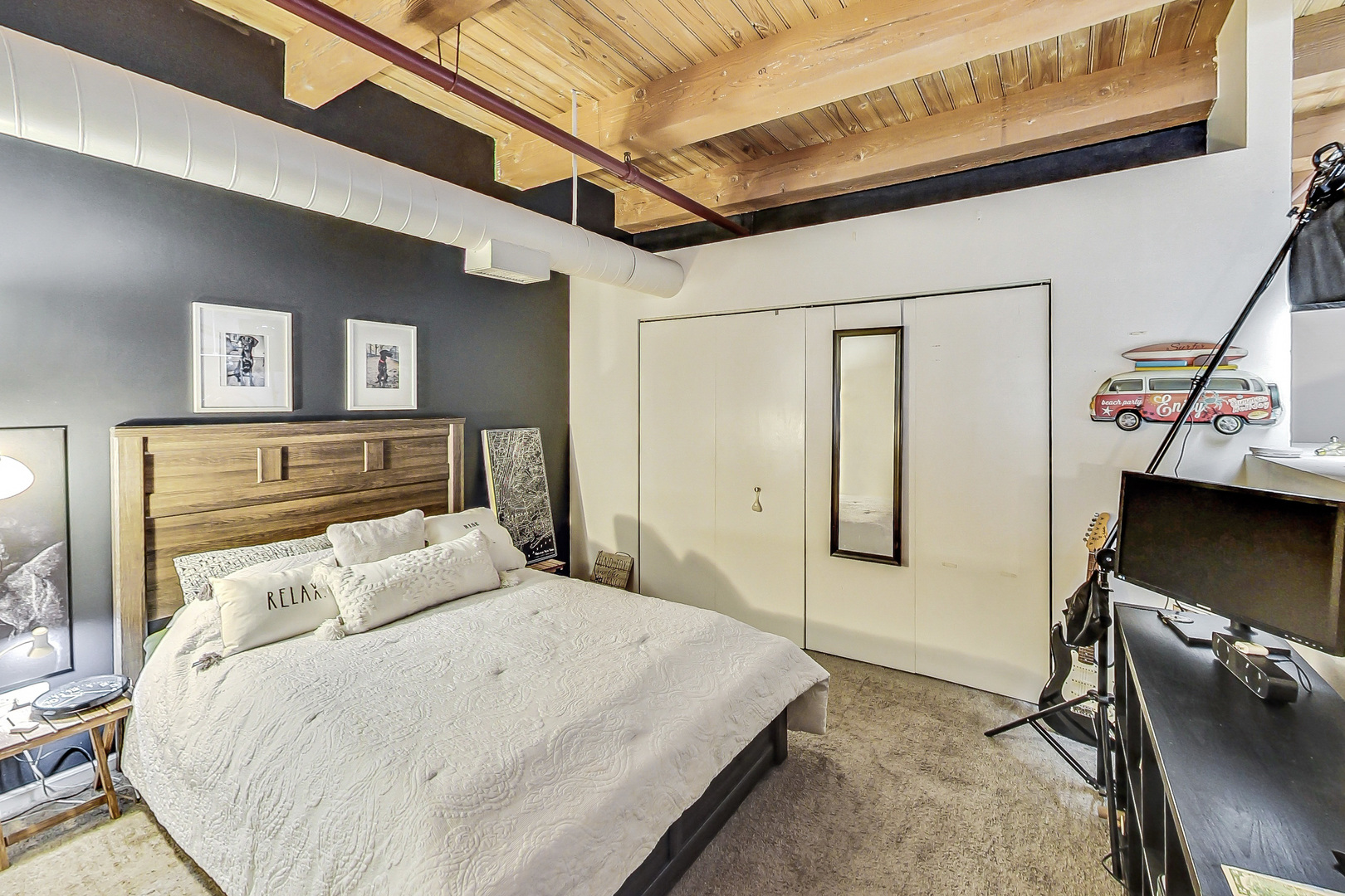 1733 W Irving Park Road Unit: 217