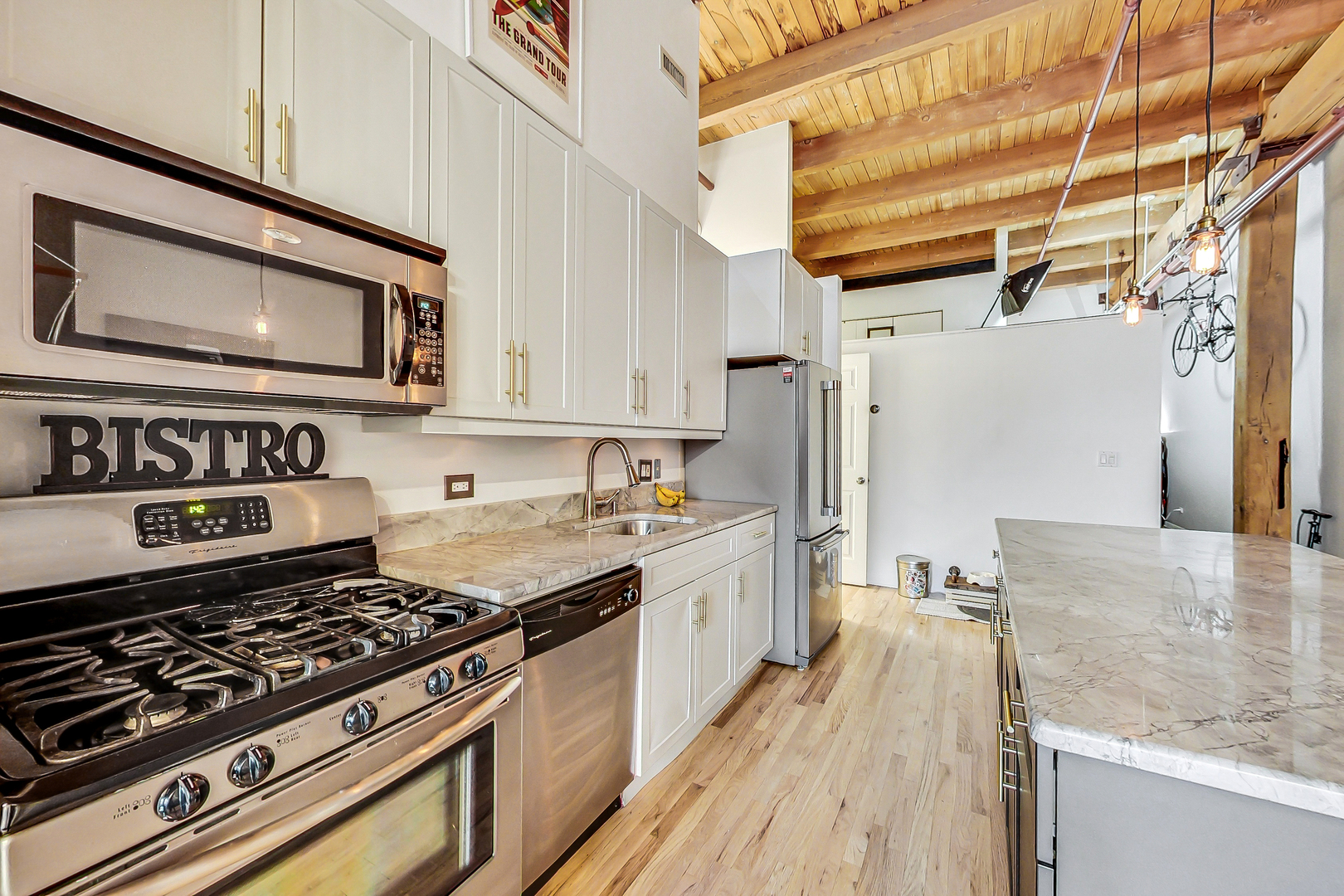 1733 W Irving Park Road Unit: 217