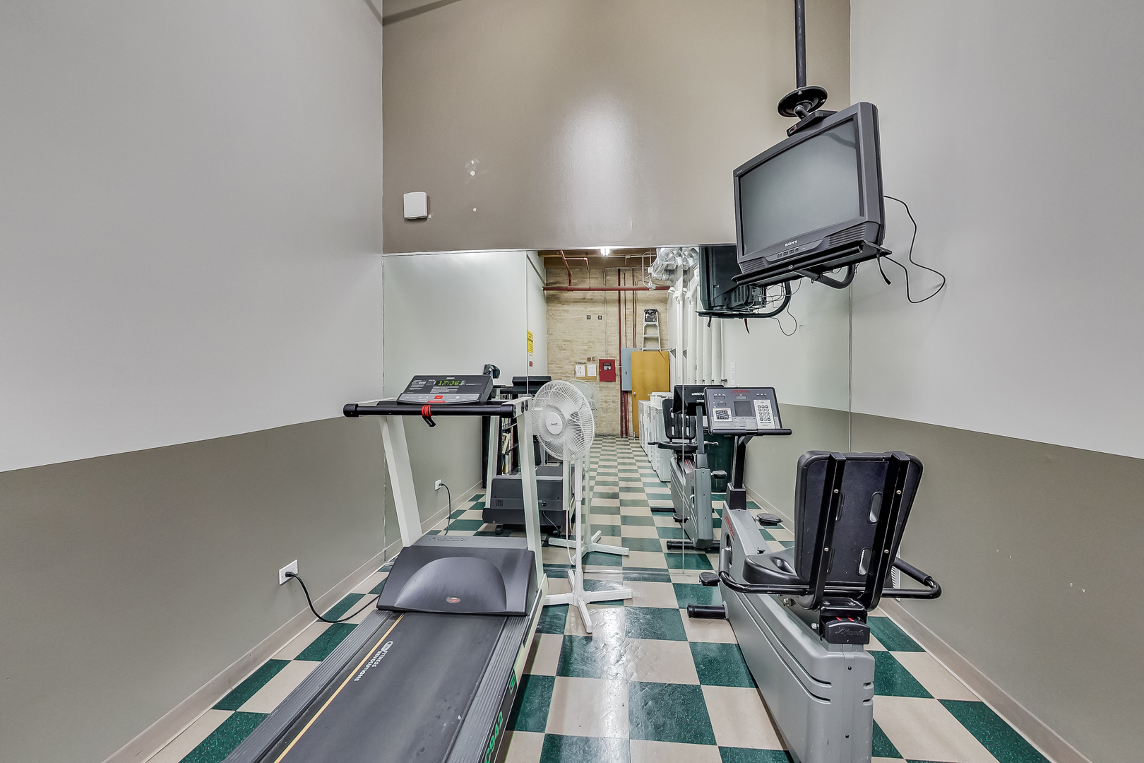 1733 W Irving Park Road Unit: 217