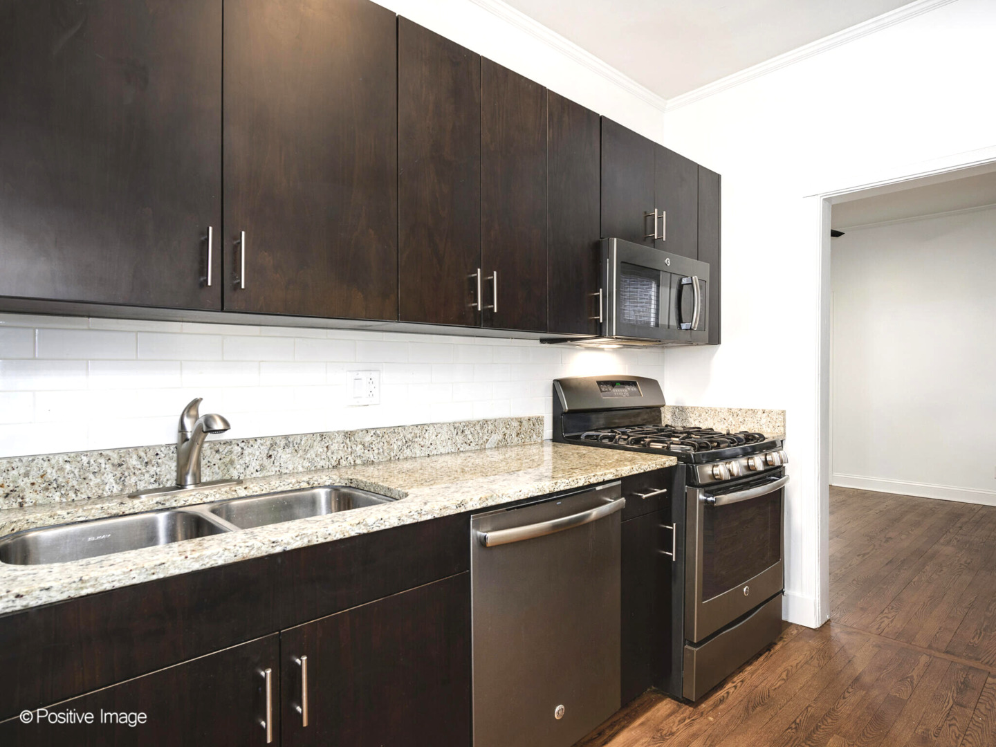 731 W BITTERSWEET Place Unit: 1S