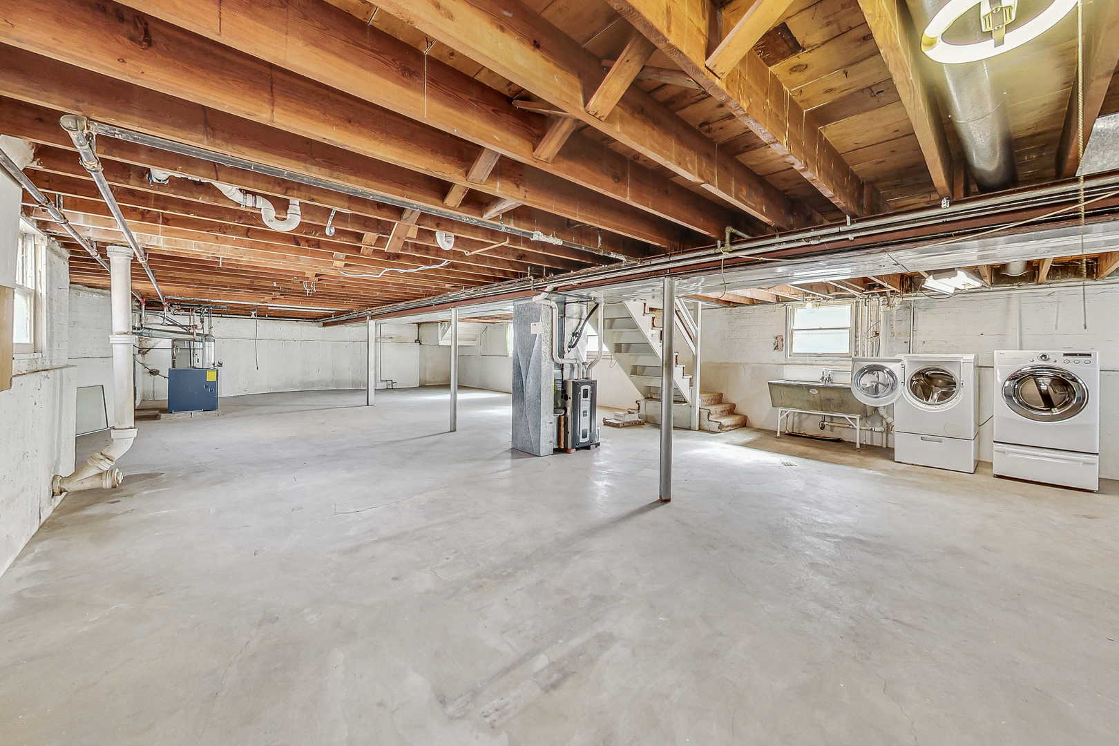 6342 N Natoma Avenue