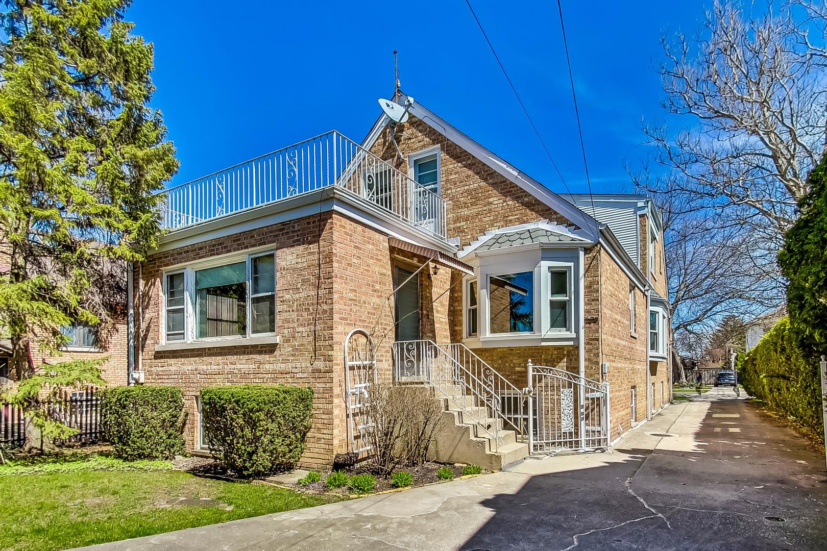 6342 N Natoma Avenue