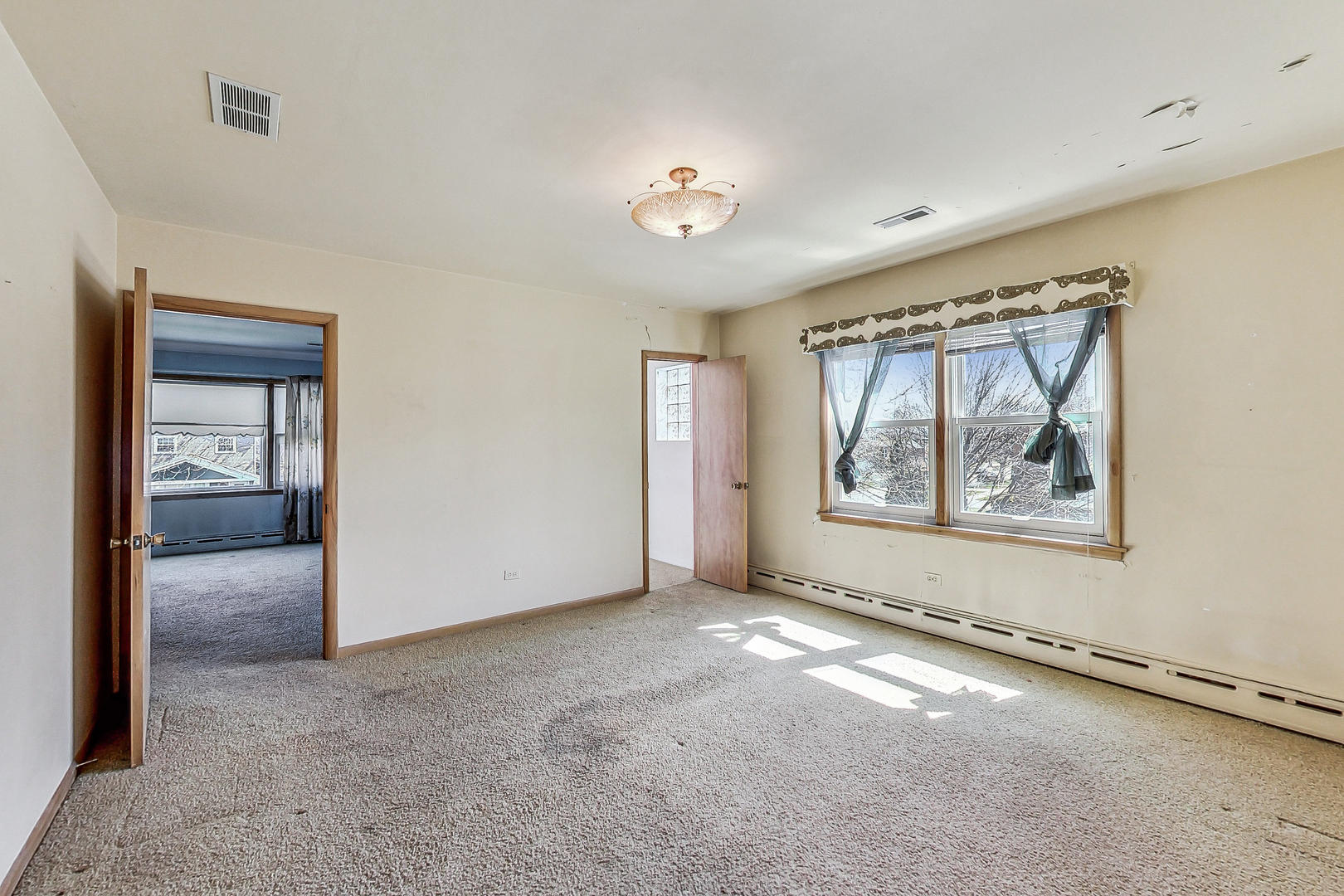 6342 N Natoma Avenue