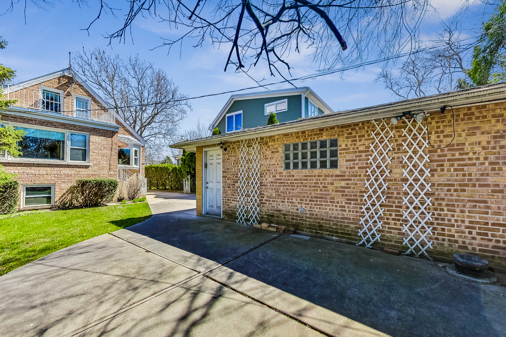 6342 N Natoma Avenue