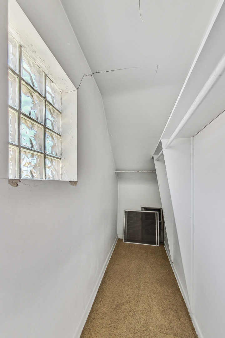 6342 N Natoma Avenue