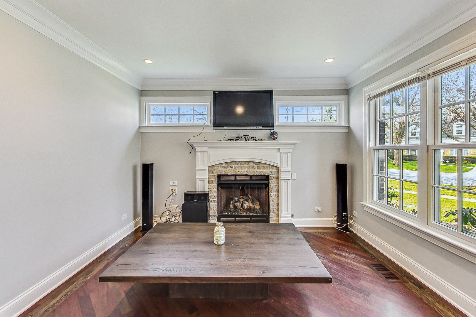 6654 N Kilbourn Avenue